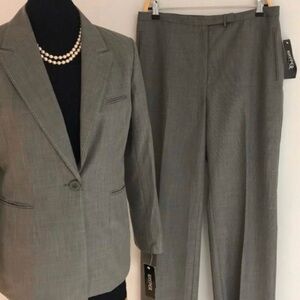 KASPER Women’s Blazer+Pants Suit NWT